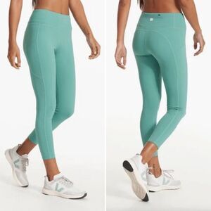 Vuori NWOT Stride Pocket Leggings in Basil Green Size S